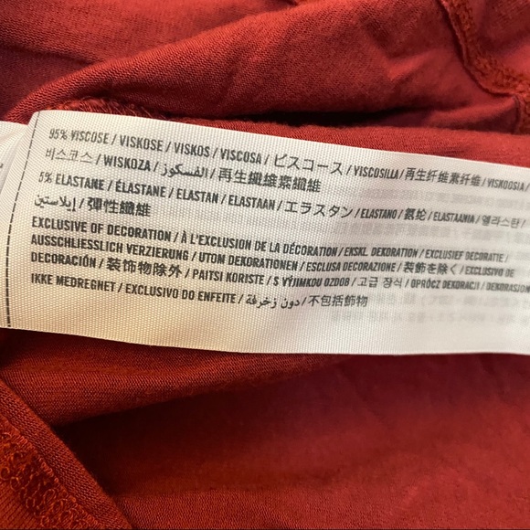 Price negotiable - A&F off the shoulder top - Picture 4 of 4